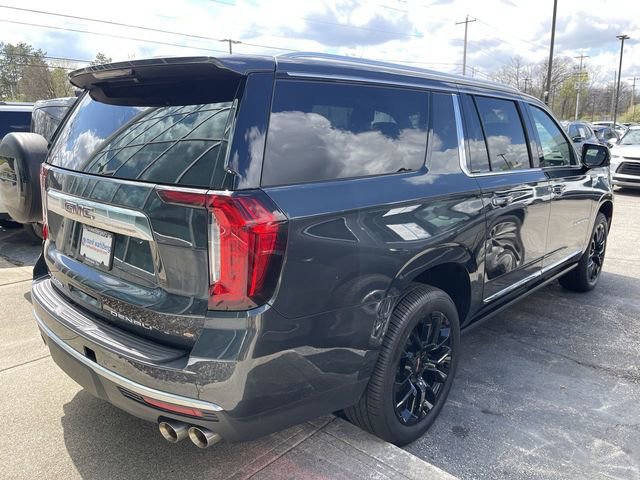 Used 2022 GMC Yukon XL Denali w/ Advanced Technology Package AWD/4WD image 12