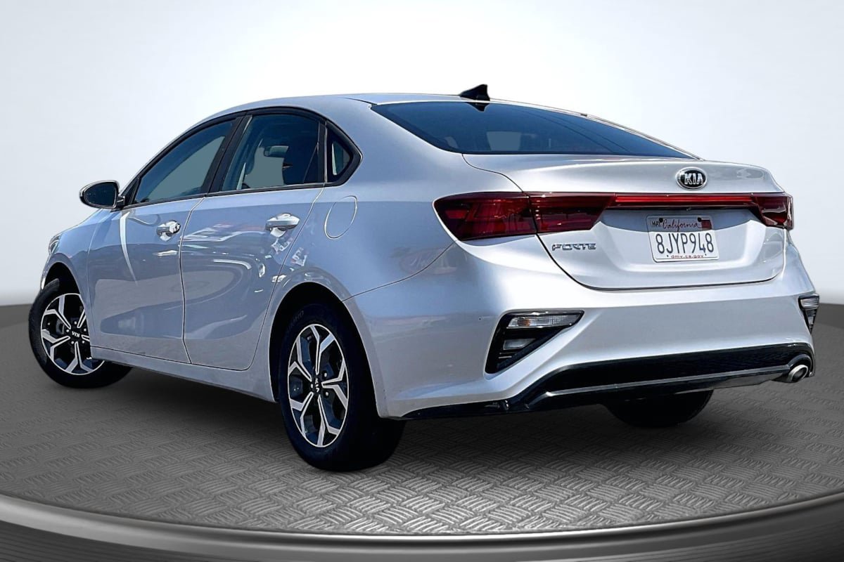 Used 2019 Kia Forte LXS FWD image 2