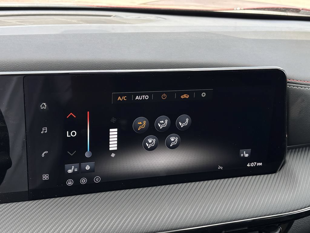 New 2026 Nissan Kicks SR w/ Cold Weather Package FWD image 17
