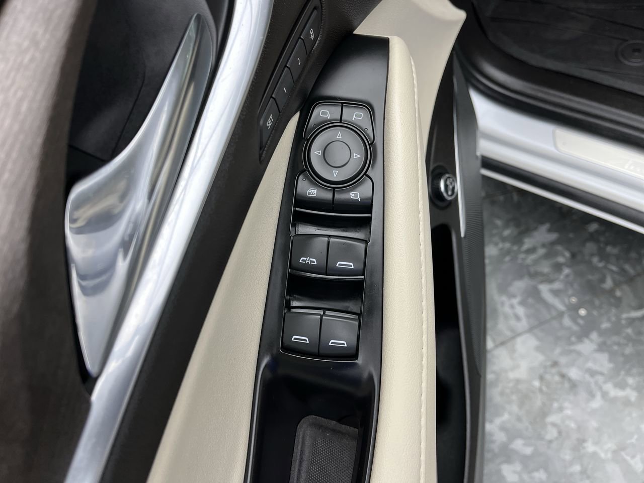 Certified 2023 Buick Enclave Avenir w/ Trailering Package, 5000 lbs. AWD/4WD image 10