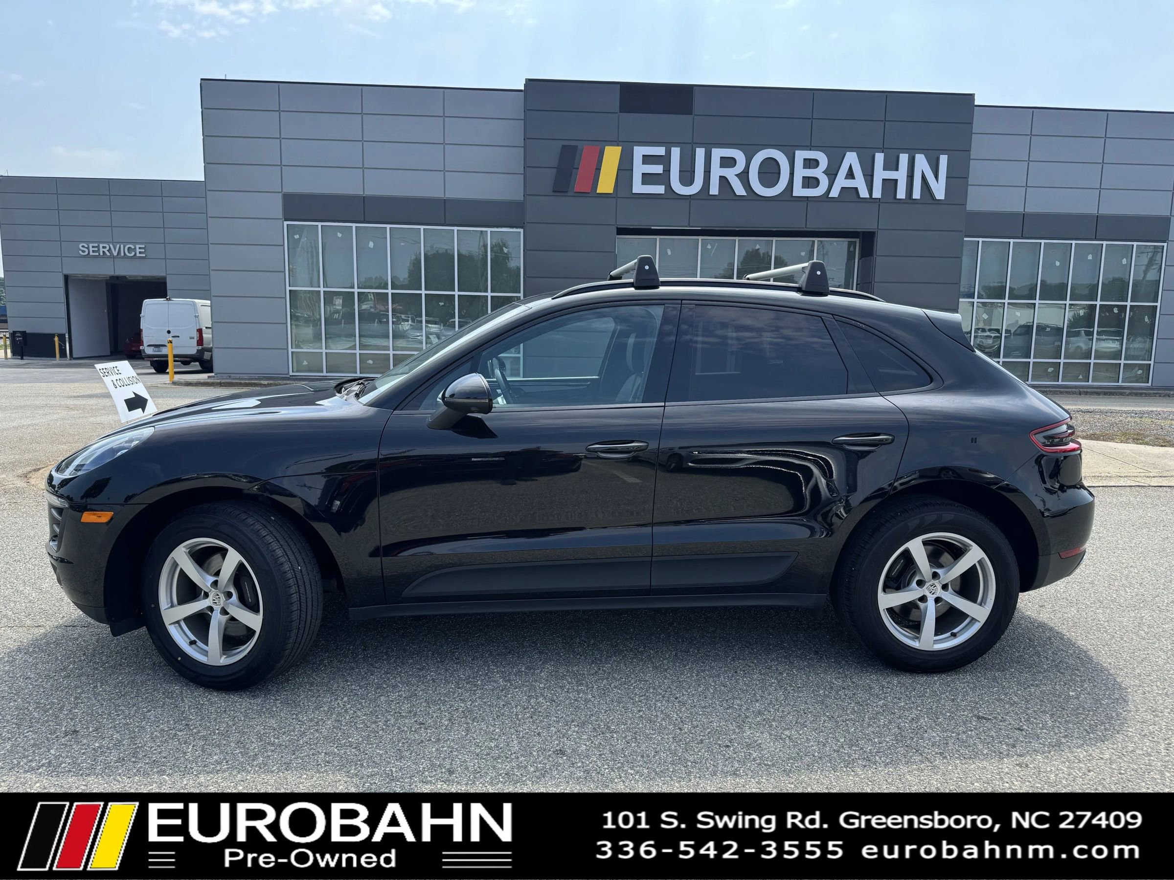 Used 2017 Porsche Macan AWD/4WD image 2