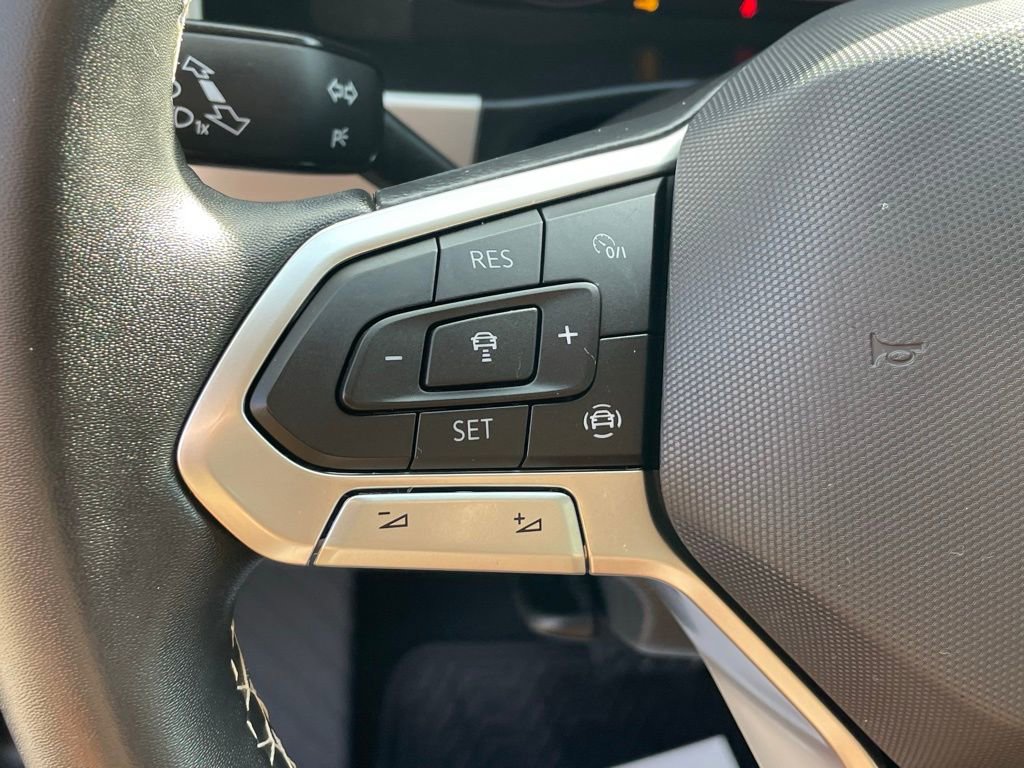 Used 2023 Volkswagen Atlas SE image 31