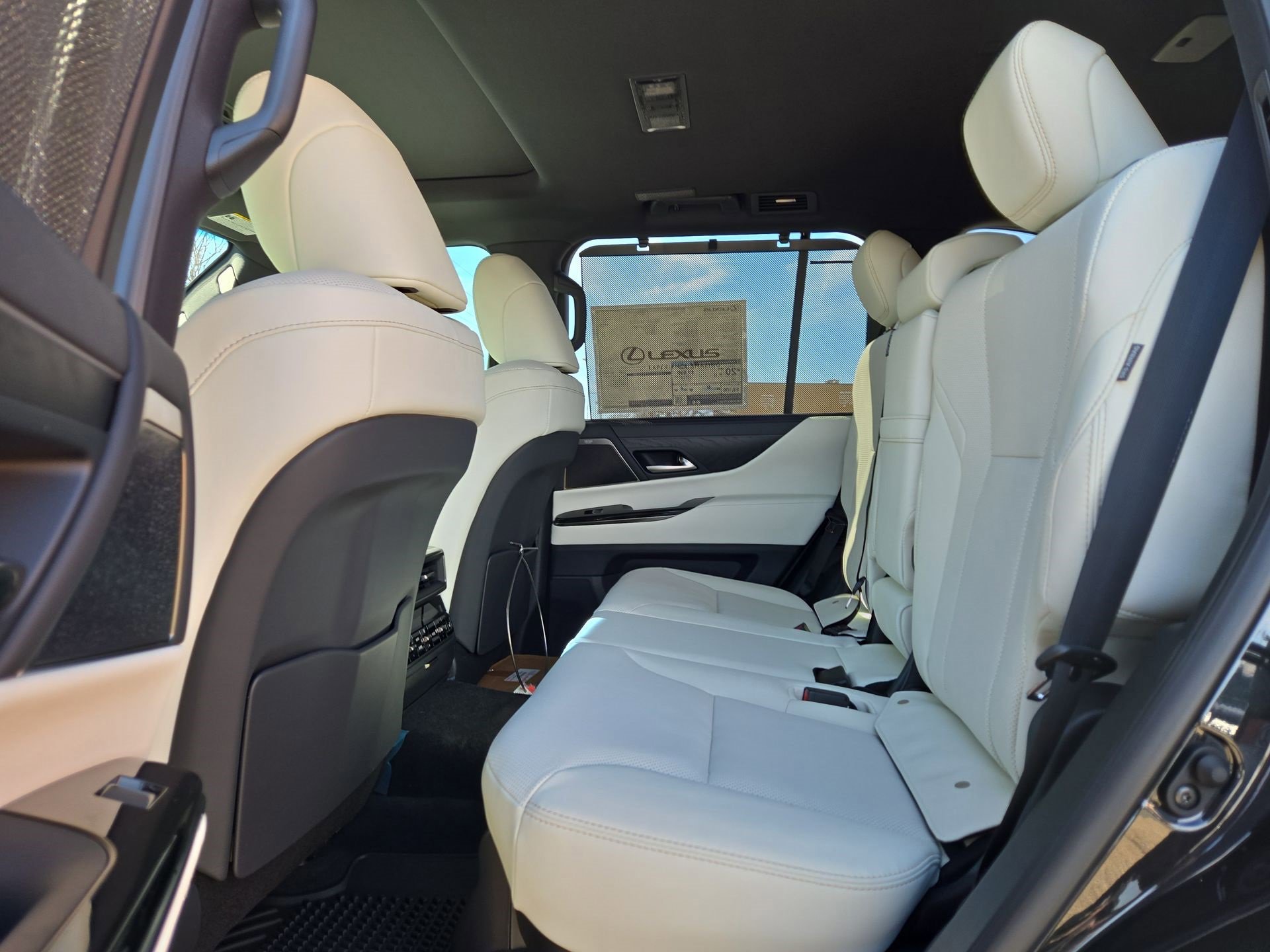 New 2026 Lexus LX 700h Luxury image 13