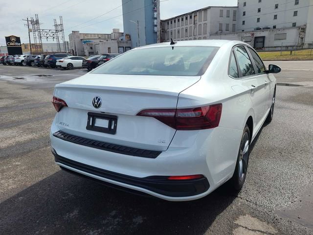 Used 2024 Volkswagen Jetta SE w/ Panoramic Sunroof Package image 8