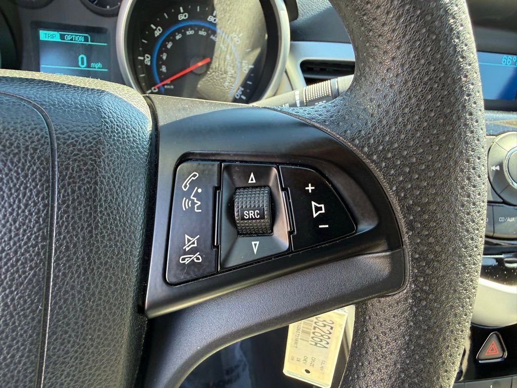 Used 2016 Chevrolet Cruze LS image 18