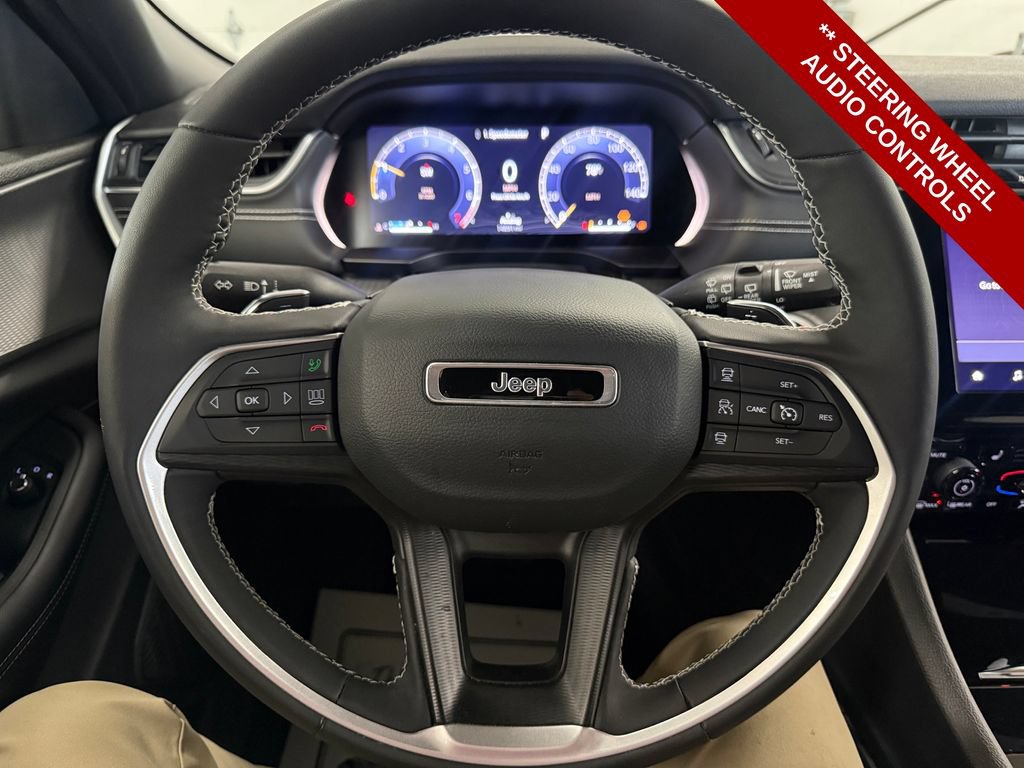 Used 2024 Jeep Grand Cherokee Altitude AWD/4WD image 17
