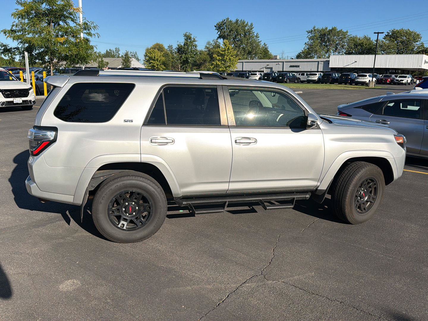 Used 2021 Toyota 4Runner SR5 Premium w/ Moonroof Package AWD/4WD image 8