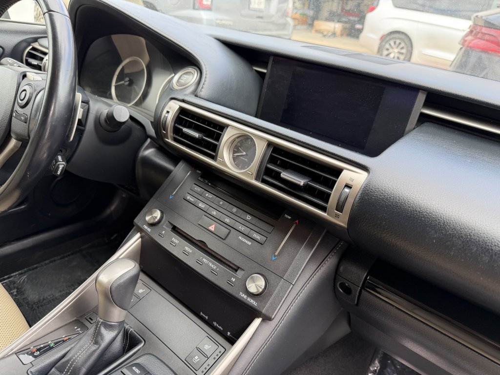 Used 2016 Lexus IS 350 w/ Premium Package RWD image 21