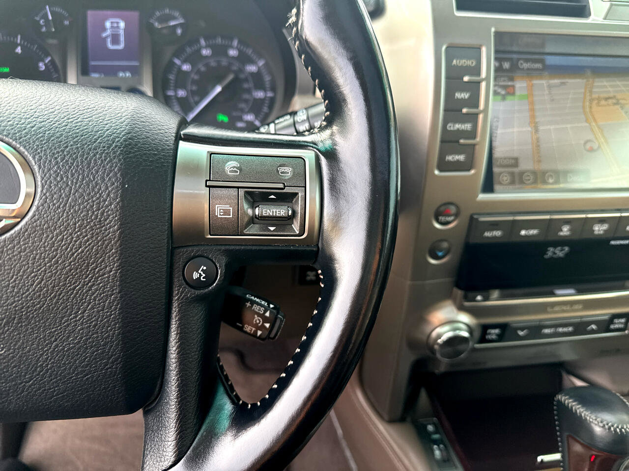 Used 2018 Lexus GX 460 Luxury w/ Preferred Accessory Package image 20