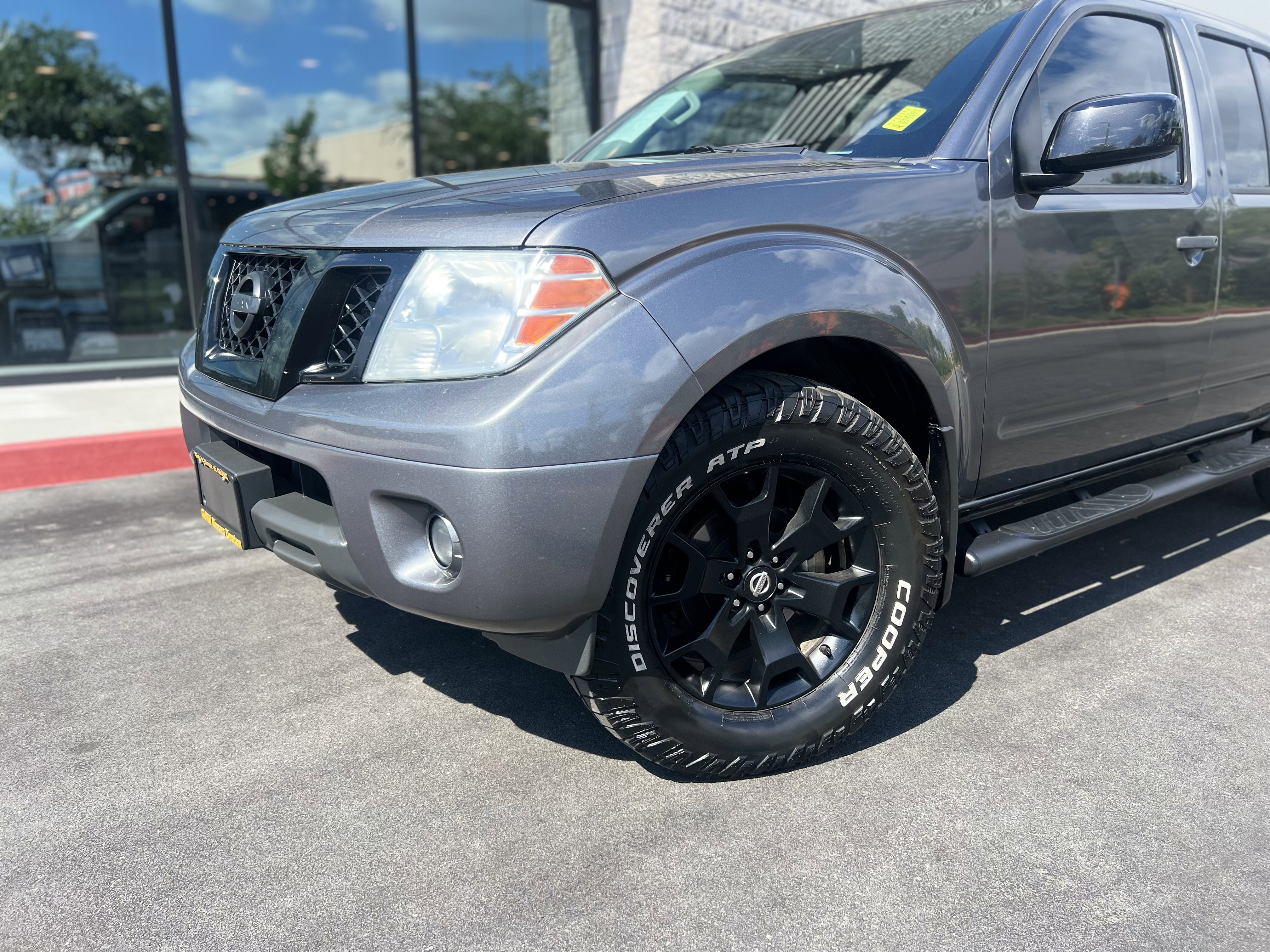 Used 2020 Nissan Frontier SV w/ Midnight Edition Floor Mats RWD image 5