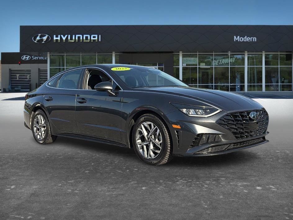 Used 2023 Hyundai Sonata SEL FWD image 2