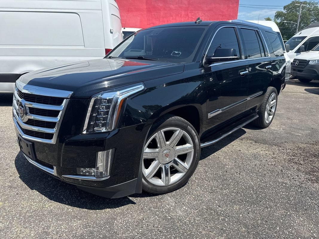 Used 2015 Cadillac Escalade Luxury AWD/4WD image 1