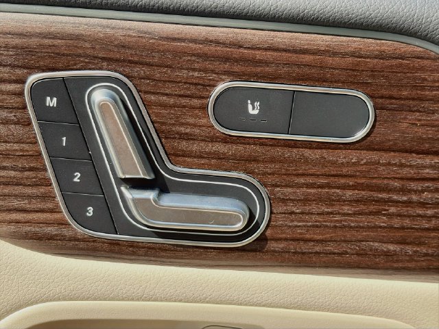 New 2026 Mercedes-Benz GLB 250 4MATIC image 19