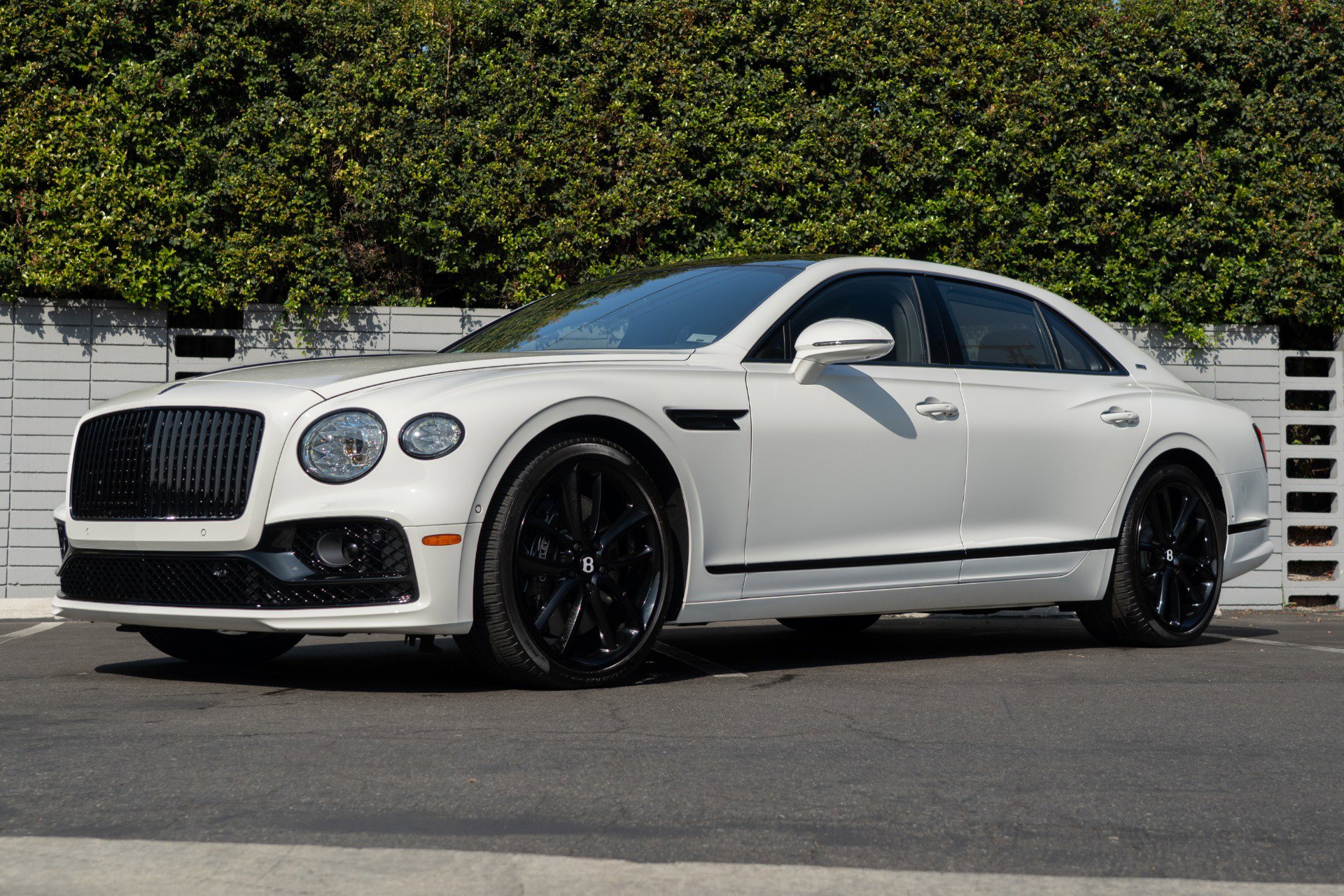Used 2024 Bentley Flying Spur V8 image 20