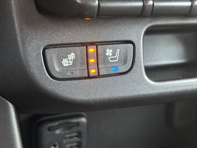 Used 2020 GMC Canyon Denali image 32