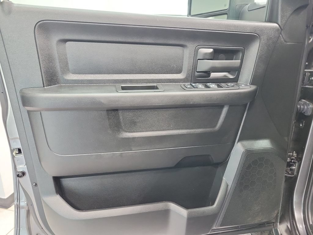 Used 2024 RAM 2500 Tradesman w/ Chrome Appearance Group AWD/4WD image 35