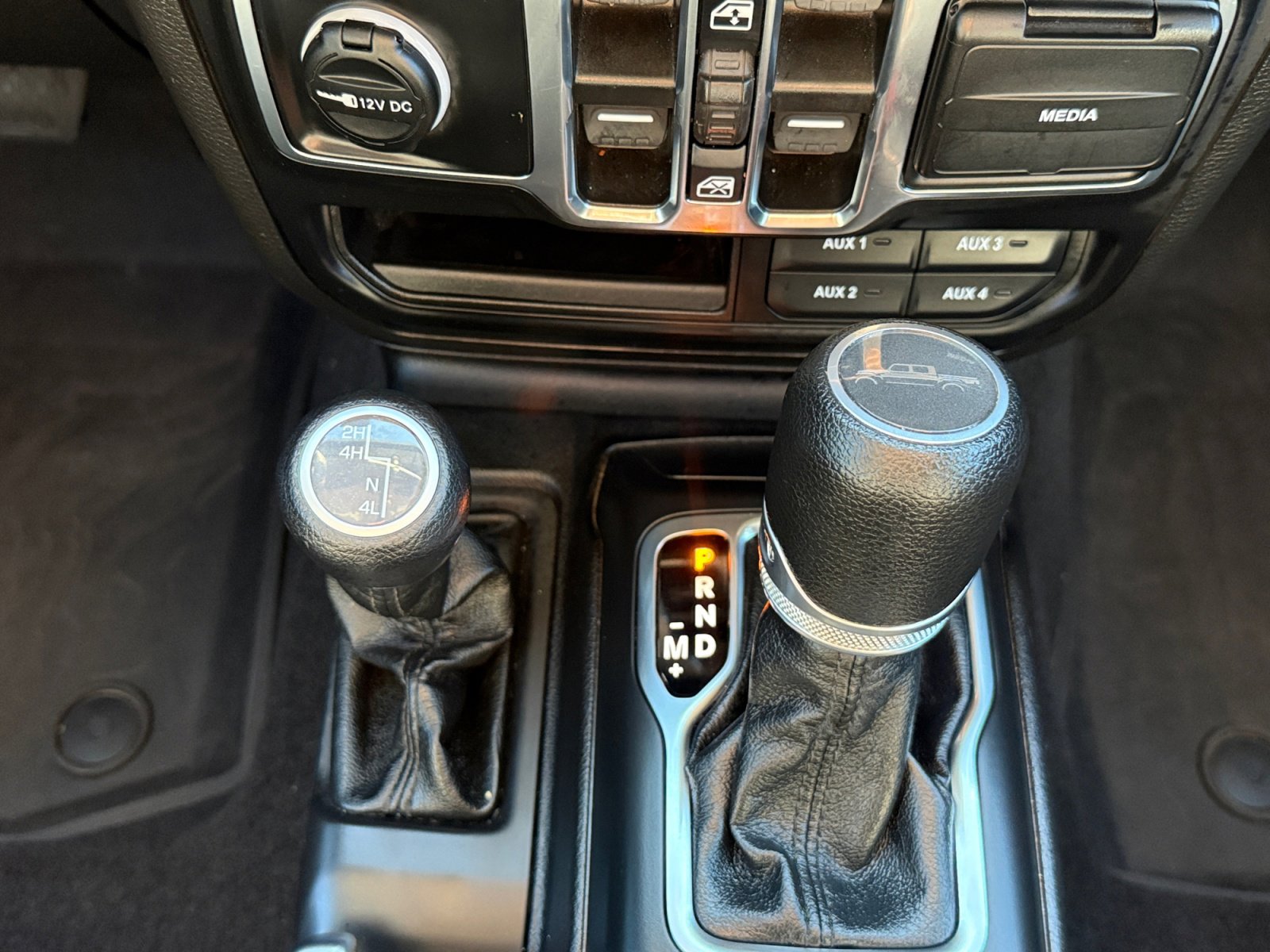 Used 2023 Jeep Gladiator Willys image 25