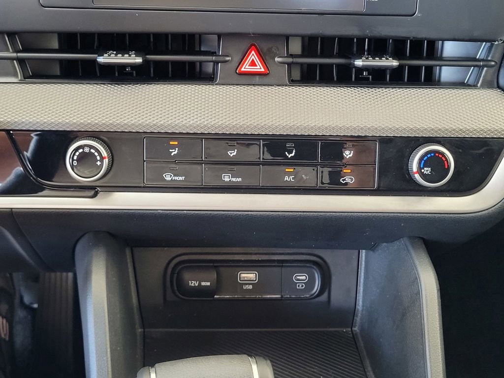 Used 2025 Kia Sportage LX image 18