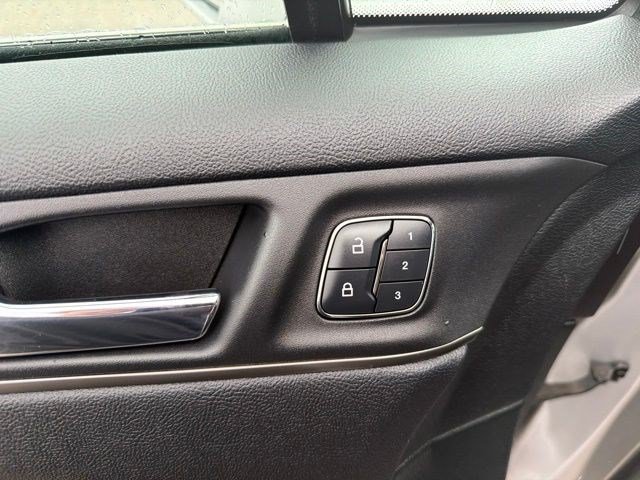Used 2017 Lincoln MKC Premiere AWD/4WD image 12