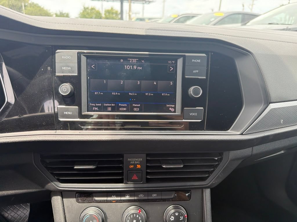 Used 2022 Volkswagen Jetta Sport FWD image 9