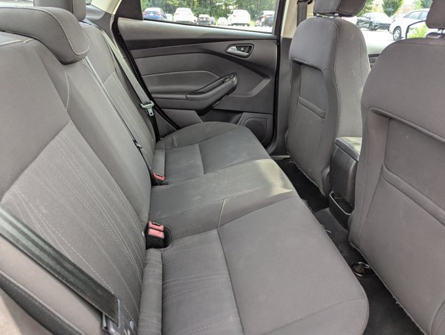 Used 2015 Ford Focus SE FWD image 29