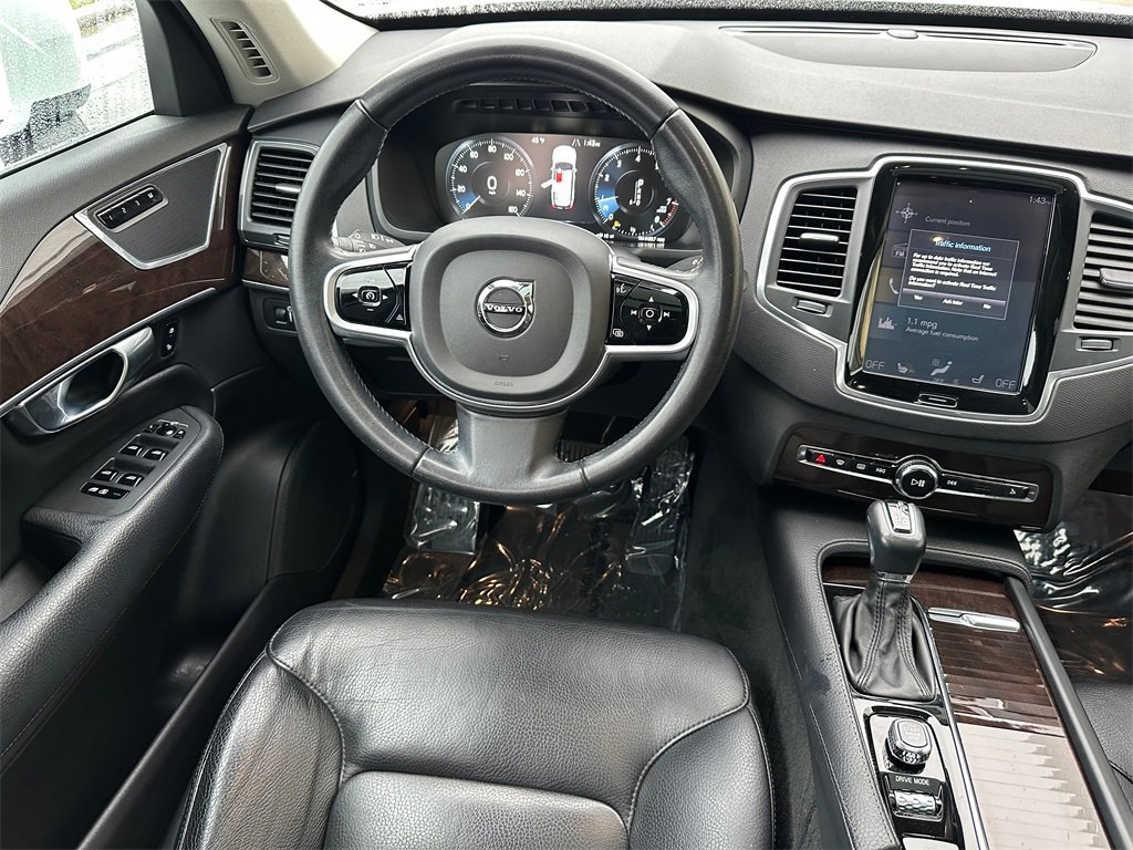 Used 2019 Volvo XC90 T6 Momentum w/ Protection Package Premier image 18