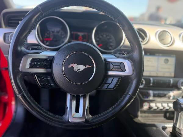 Used 2018 Ford Mustang Premium RWD image 9