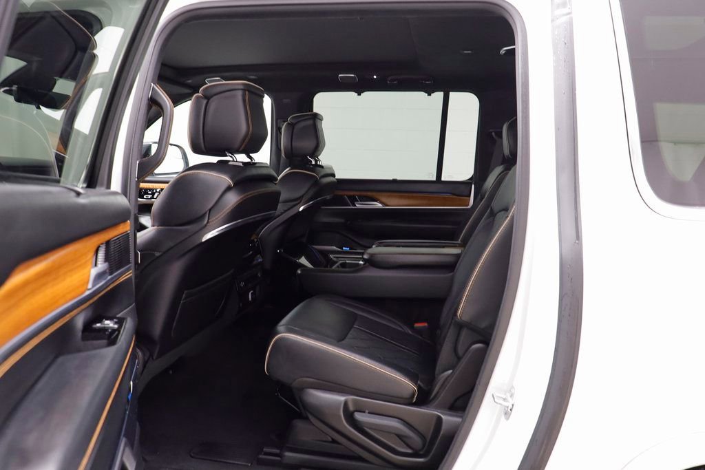 Used 2024 Jeep Grand Wagoneer L Series III image 15