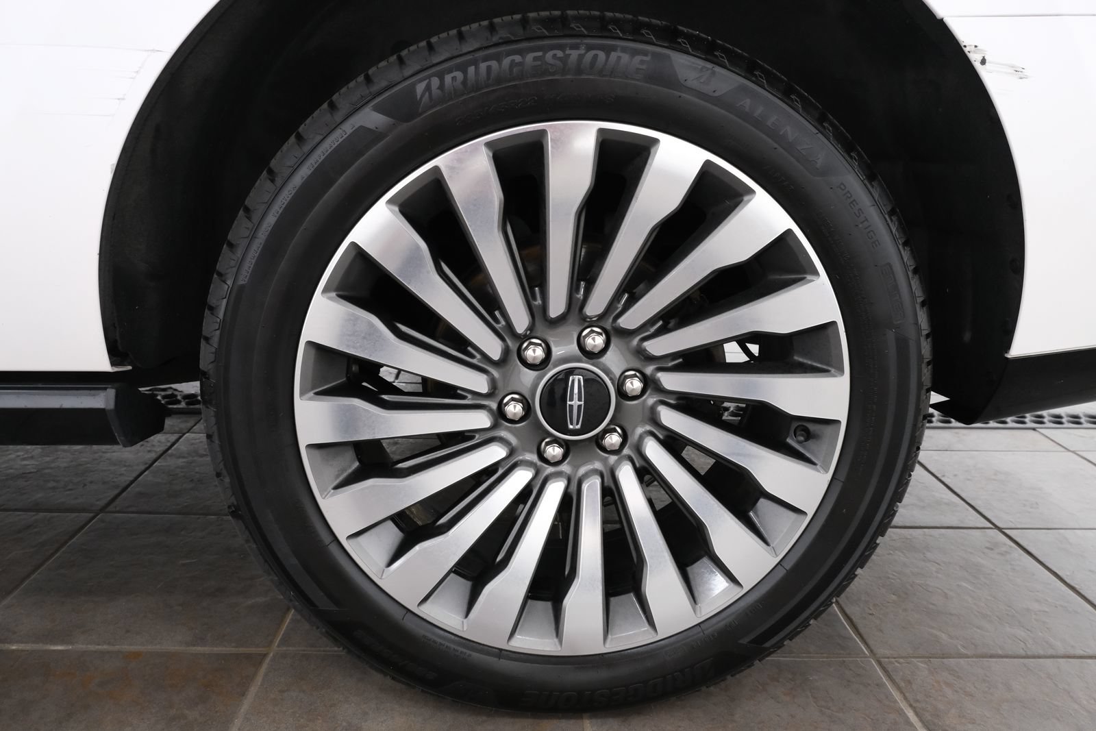 Used 2018 Lincoln Navigator Reserve w/ Technology Package AWD/4WD image 40