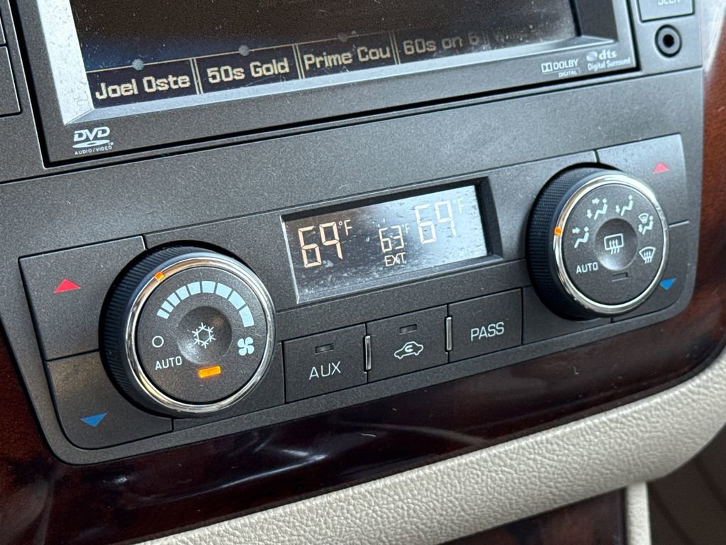 Used 2011 Cadillac DTS Premium w/ Driver Awareness Package image 24