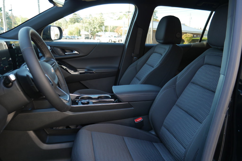 New 2027 Chevrolet Equinox LT w/ Safety and Technology Package AWD/4WD image 21
