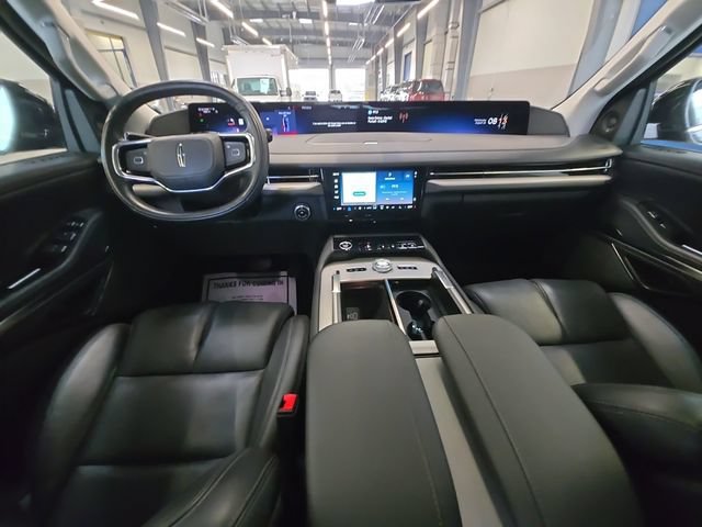 Used 2025 Lincoln Navigator Reserve AWD/4WD image 21