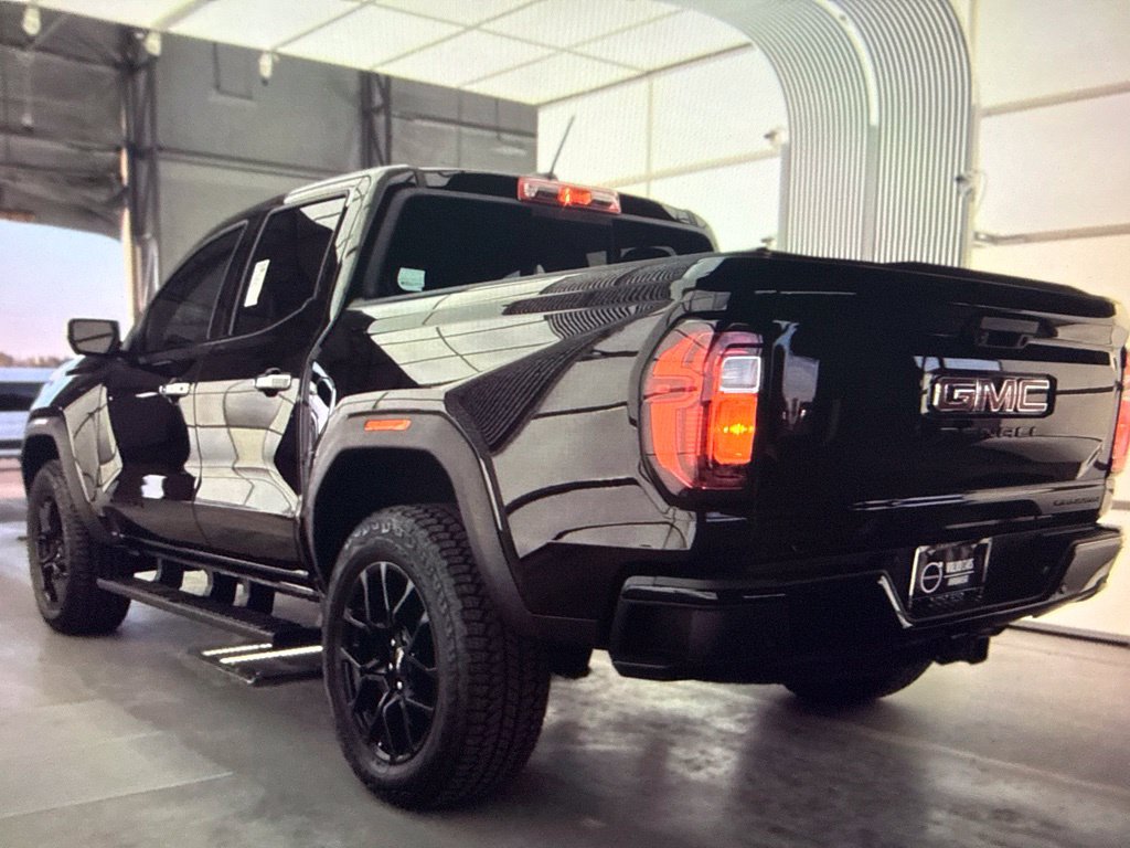 Used 2025 GMC Canyon Denali w/ LPO, Denali Black Edition AWD/4WD image 3