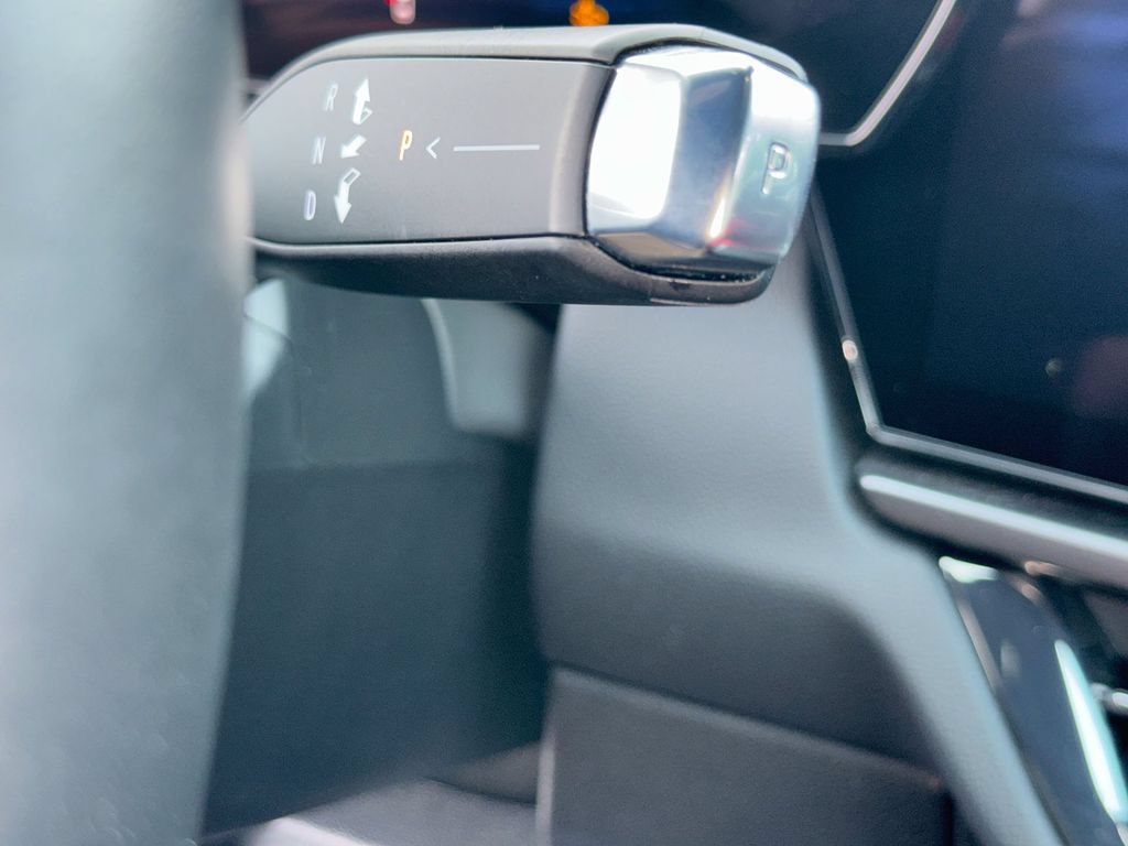 Used 2025 Chevrolet Equinox EV RS w/ LPO, Active Package AWD/4WD image 22