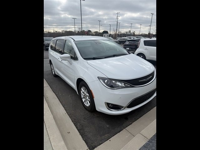 Used 2020 Chrysler Pacifica Touring w/ Advanced Safetytec Group