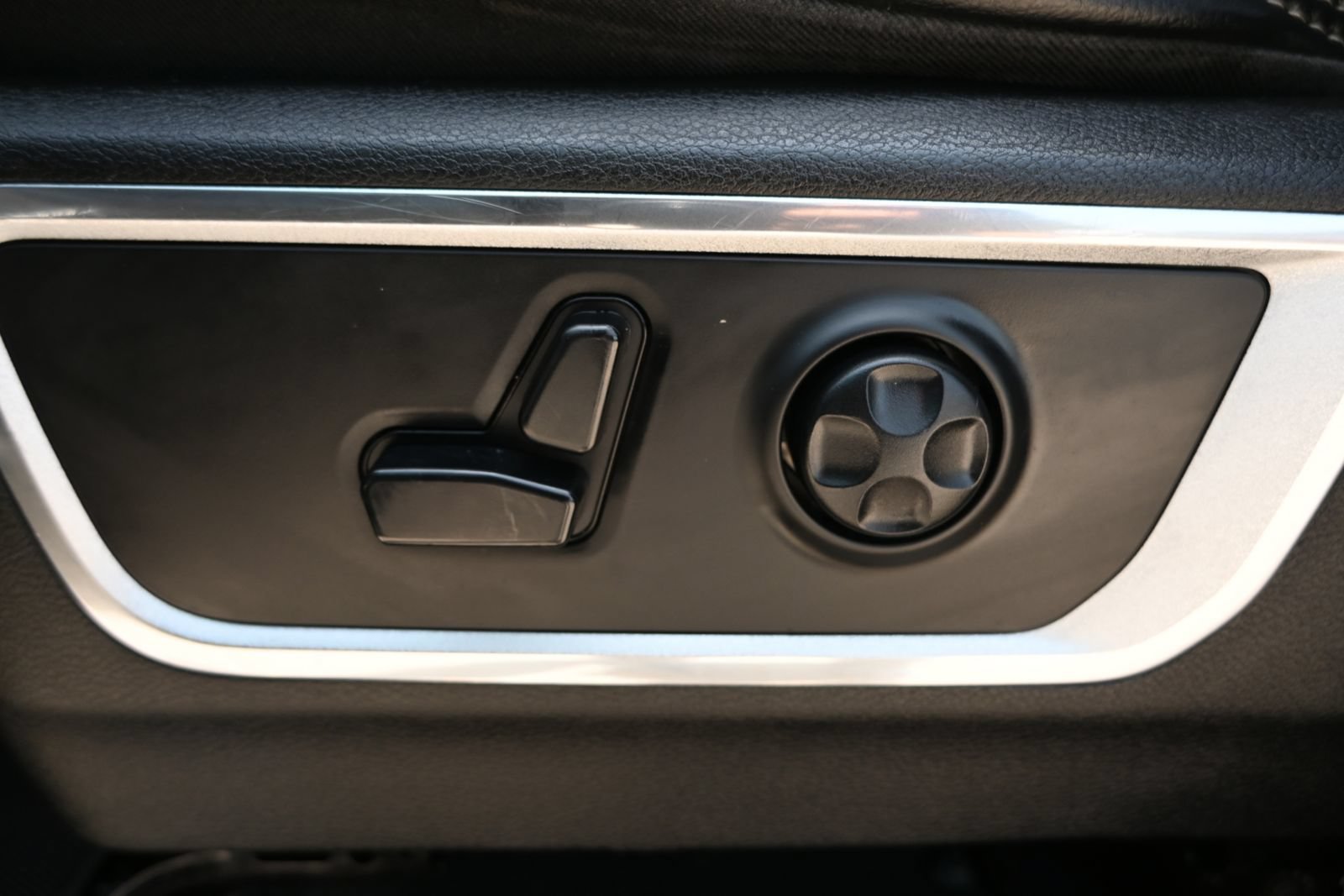 Used 2019 RAM 1500 Laramie RWD image 9