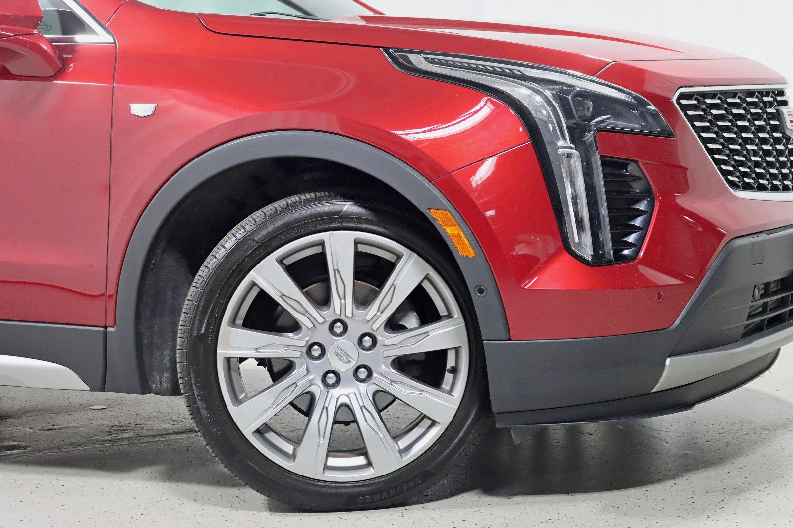 Used 2019 Cadillac XT4 Premium Luxury w/ Enhanced Visibility Package AWD/4WD image 5