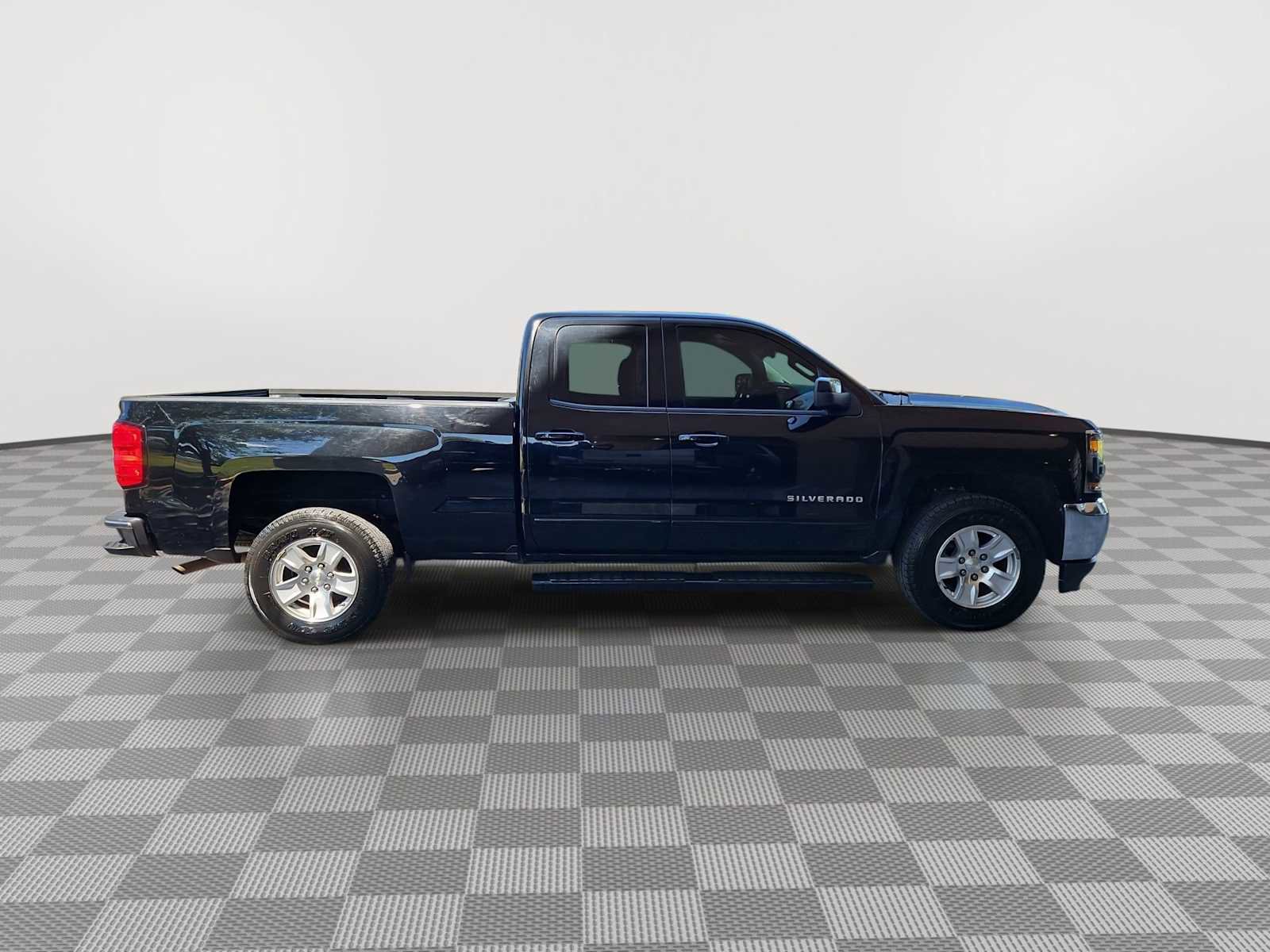 Used 2019 Chevrolet Silverado 1500 LT RWD image 9