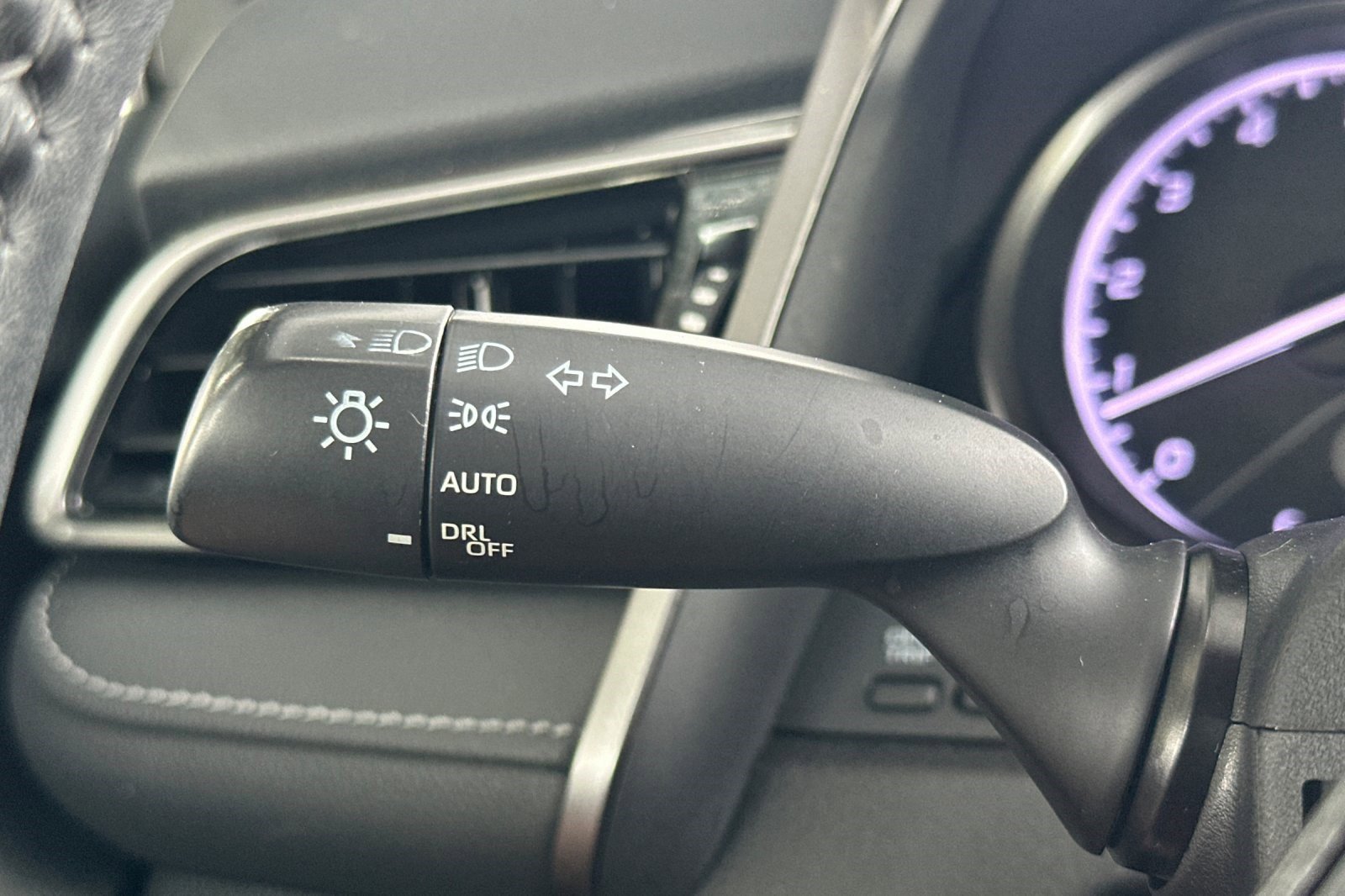 Used 2021 Toyota Camry SE image 29