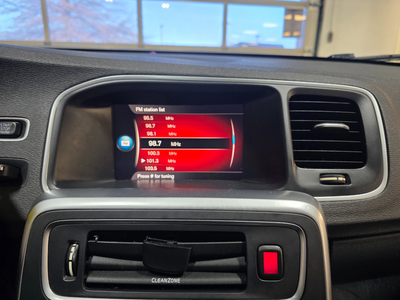 Used 2018 Volvo S60 T5 Inscription Platinum image 32