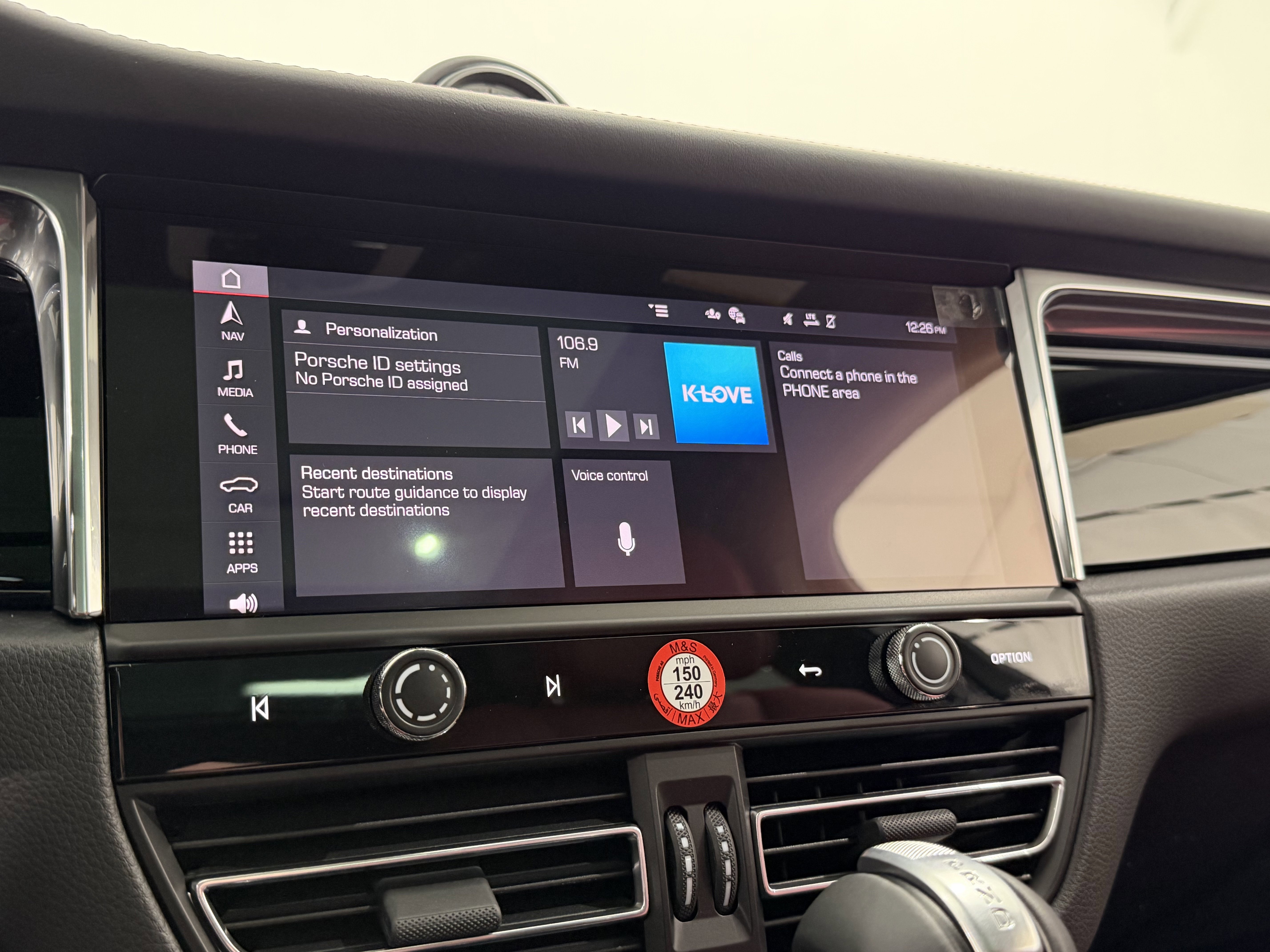 New 2026 Porsche Macan Turbo image 40