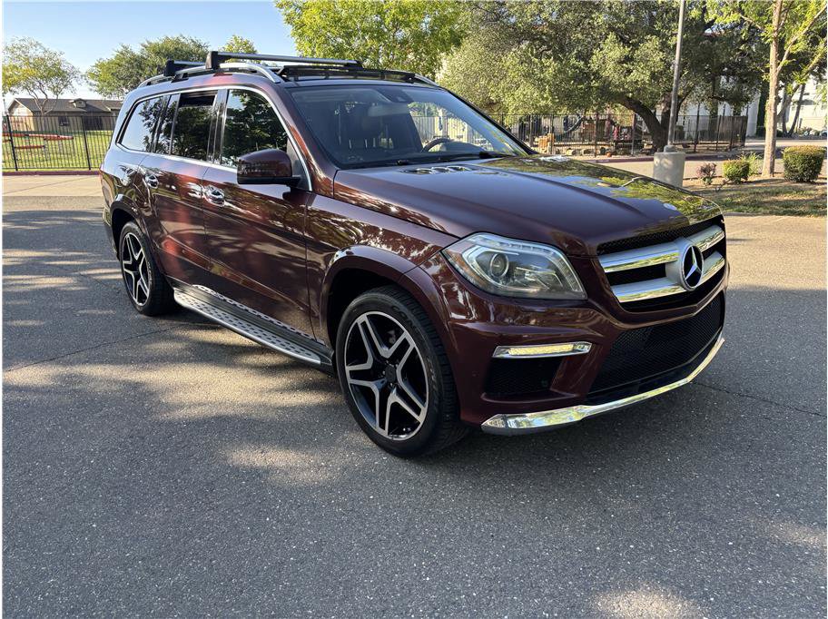 Used 2013 Mercedes-Benz GL 550 4MATIC image 1