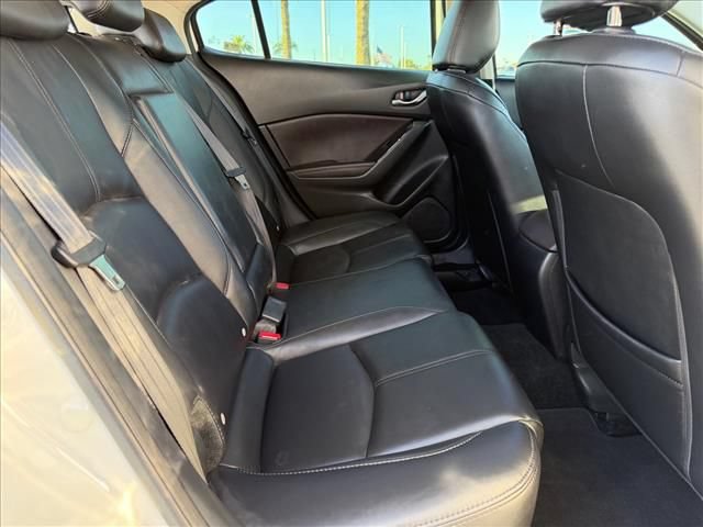 Used 2018 MAZDA MAZDA3 Touring FWD image 11