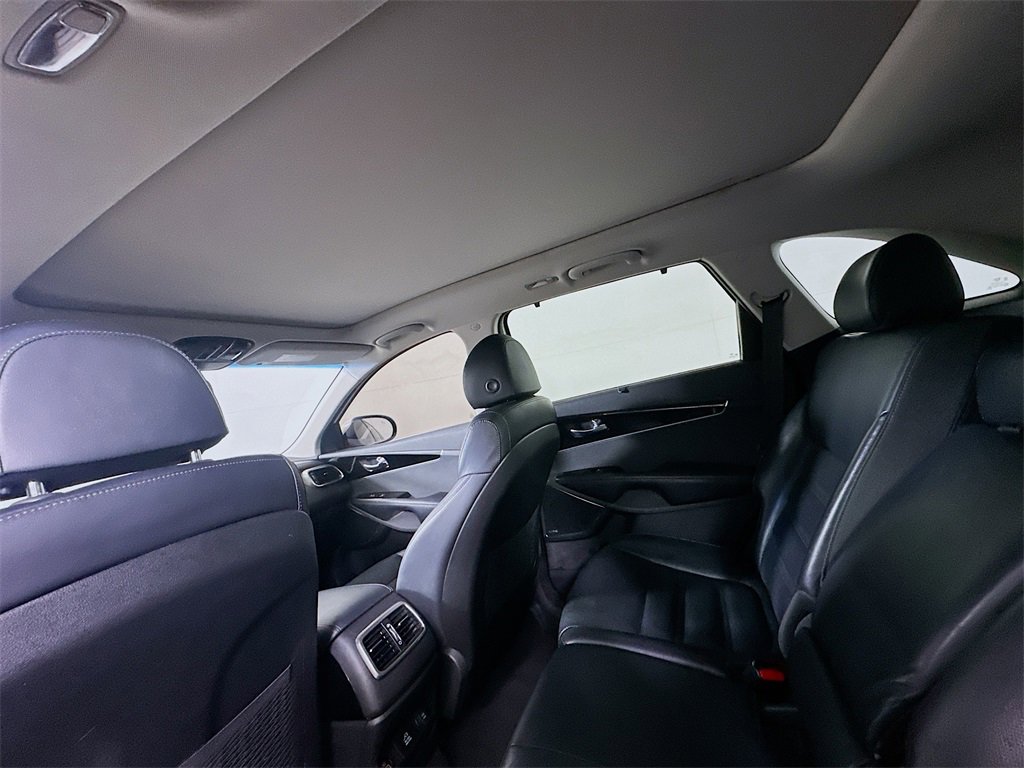 Used 2018 Kia Sorento SX image 13