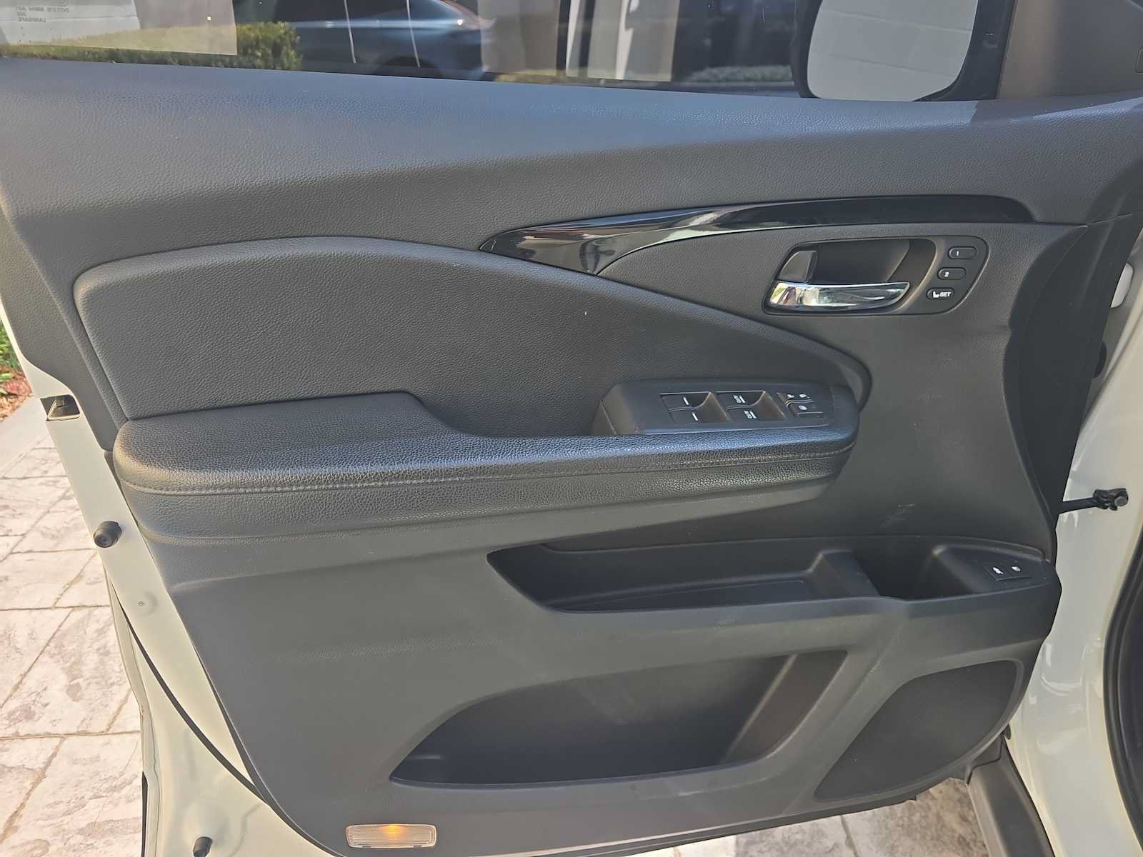 Used 2020 Honda Pilot Touring image 17