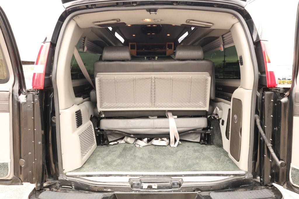 Used 2018 GMC Savana 2500 Extended w/ Enhanced Convenience Package RWD image 21