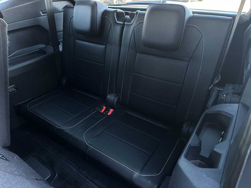 Used 2021 Volkswagen Tiguan SE R-Line image 15