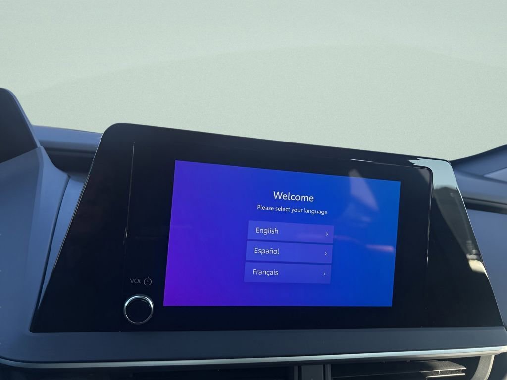 Used 2024 Toyota Prius LE image 25