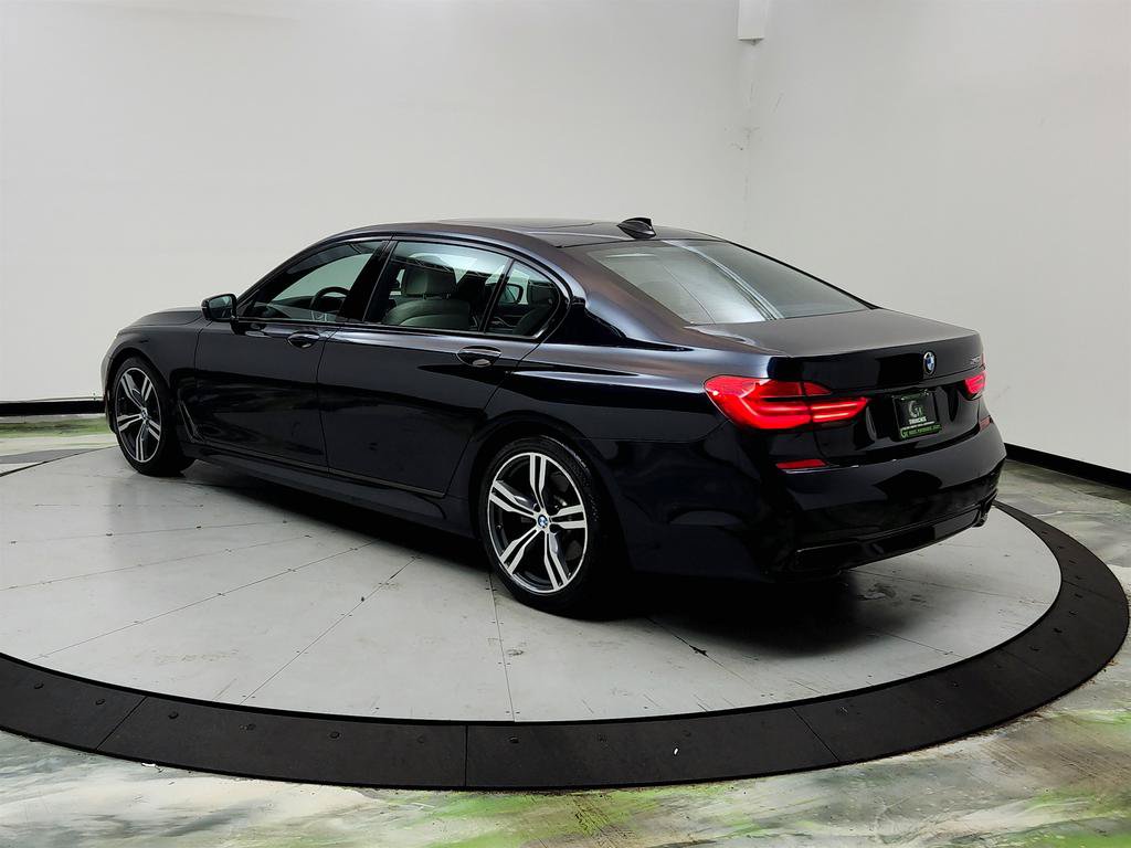 Used 2019 BMW 740i w/ M Sport Package RWD image 7