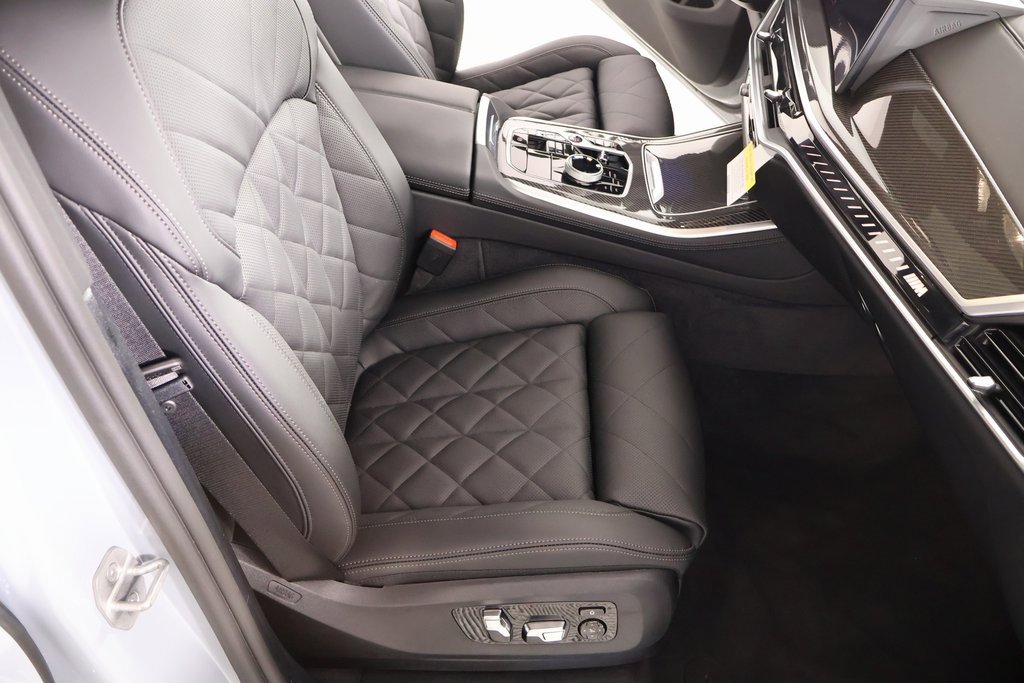 New 2026 BMW X5 M60i w/ Executive Package image 14
